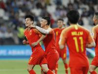 开云体育官方网站-中国足球联赛中的一幕感人场景