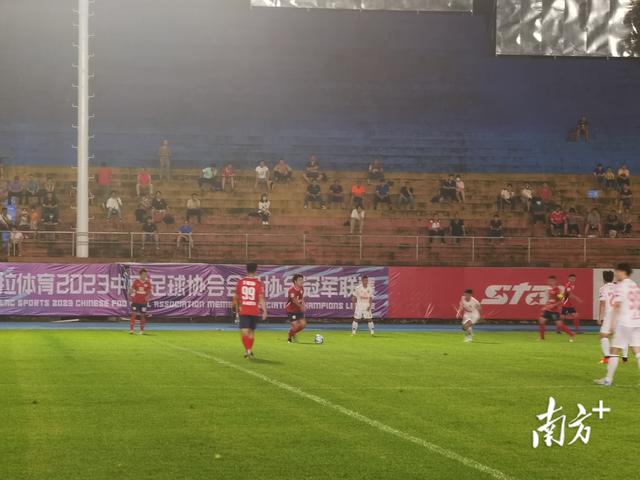 联赛劲旅对决现场气氛热烈值得期待