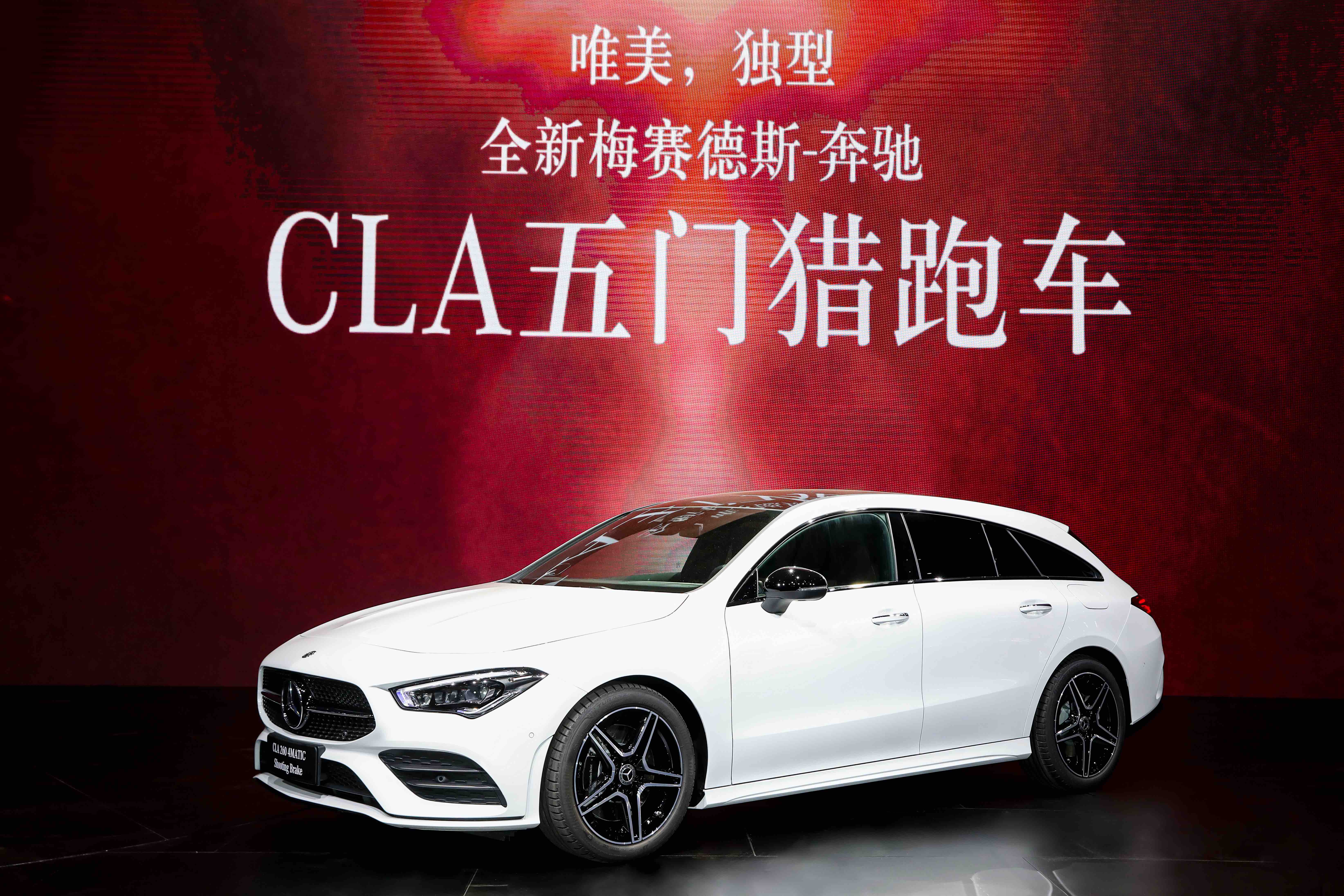非洲足坛新生代迅速崛起，实力尽显突出