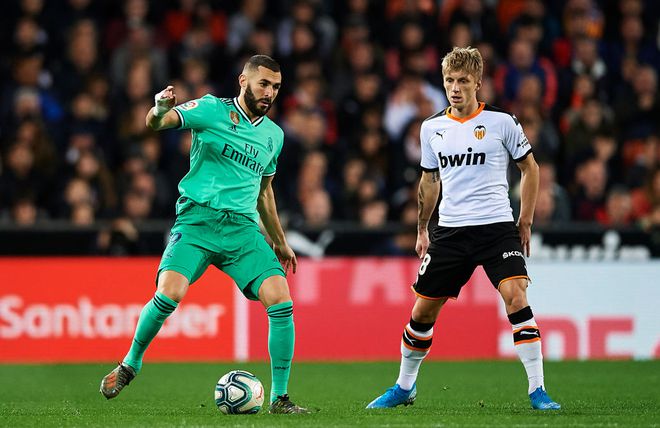 华伦西亚力保榜首,巴伦西亚遭遇连败 华伦西亚力保榜首,巴伦西亚遭遇连败