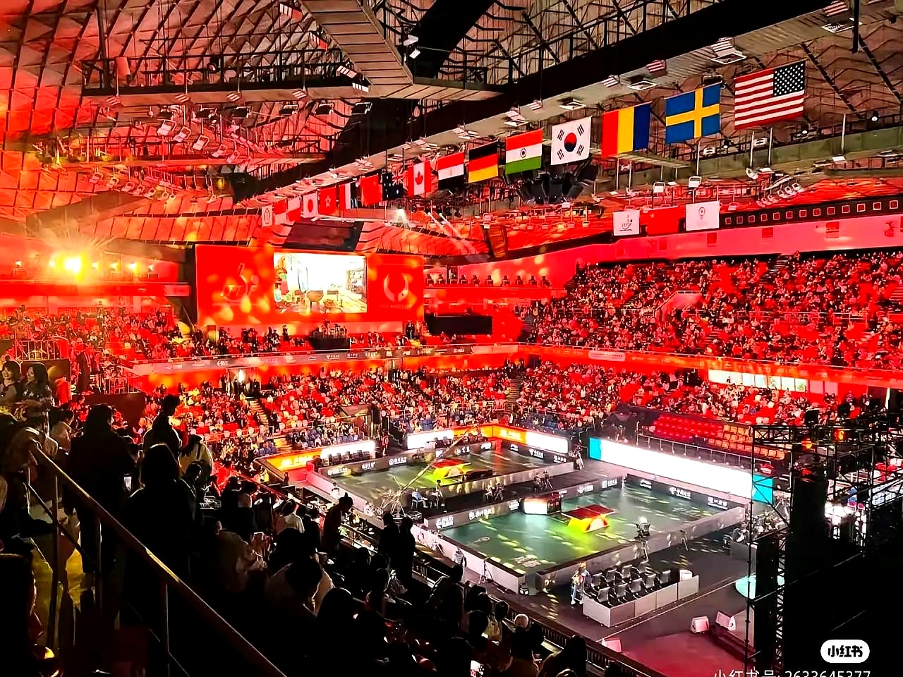 沙尔克球迷聚集欢呼,球队笑傲赛场的简单介绍 沙尔克球迷聚集欢呼,球队笑傲赛场的简单介绍