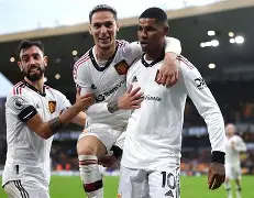 包含威尔士豪取连胜，轻松晋级欧冠淘汰赛的词条