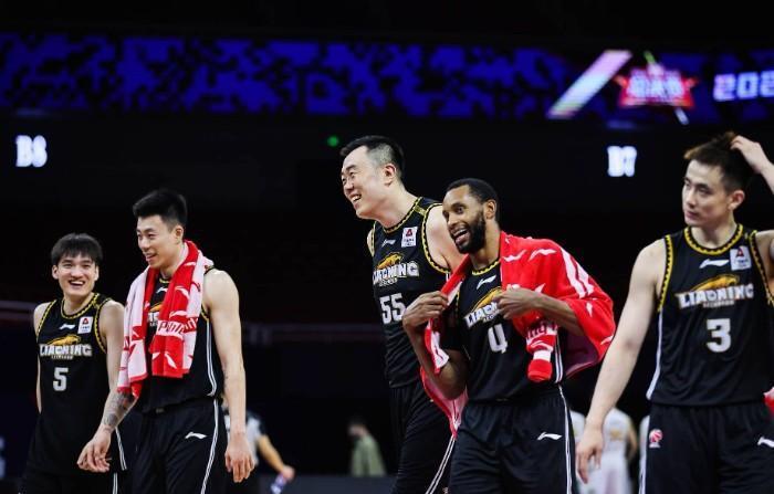 紧张对决,双方互有攻守,最终胜者揭晓 紧张对决,双方互有攻守,最终胜者揭晓