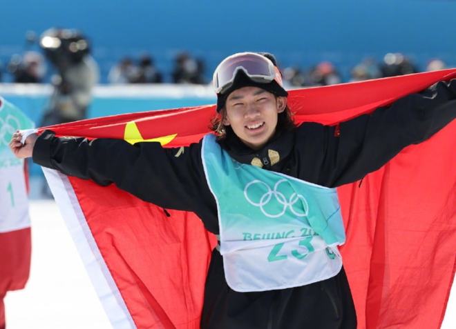 巴西女子足球队勇夺金牌,史无前例 巴西女子足球队勇夺金牌,史无前例