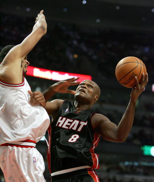 包含公牛主场战胜活塞，沃克表现全面砍下25分的词条