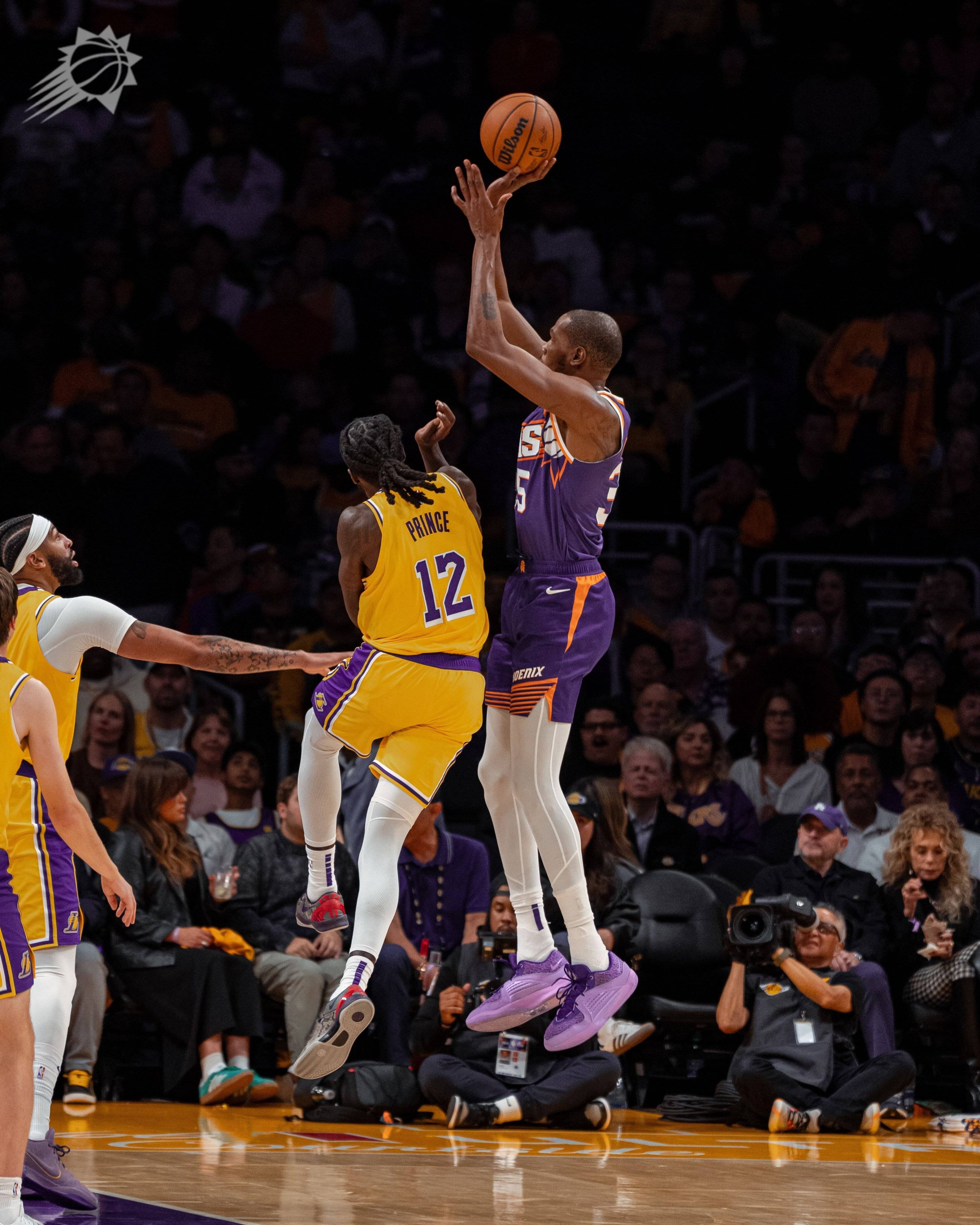 篮网惜败热火，遭连背