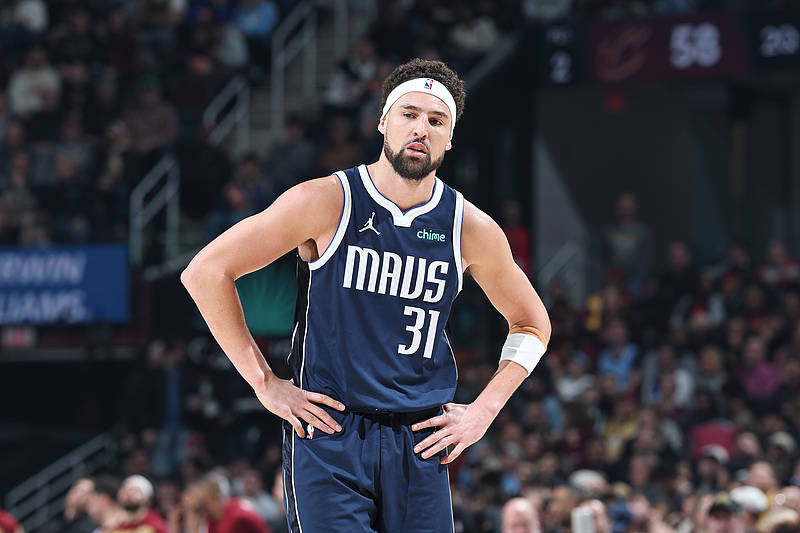 独行侠惨败马刺,遭遇连败 独行侠惨败马刺,遭遇连败