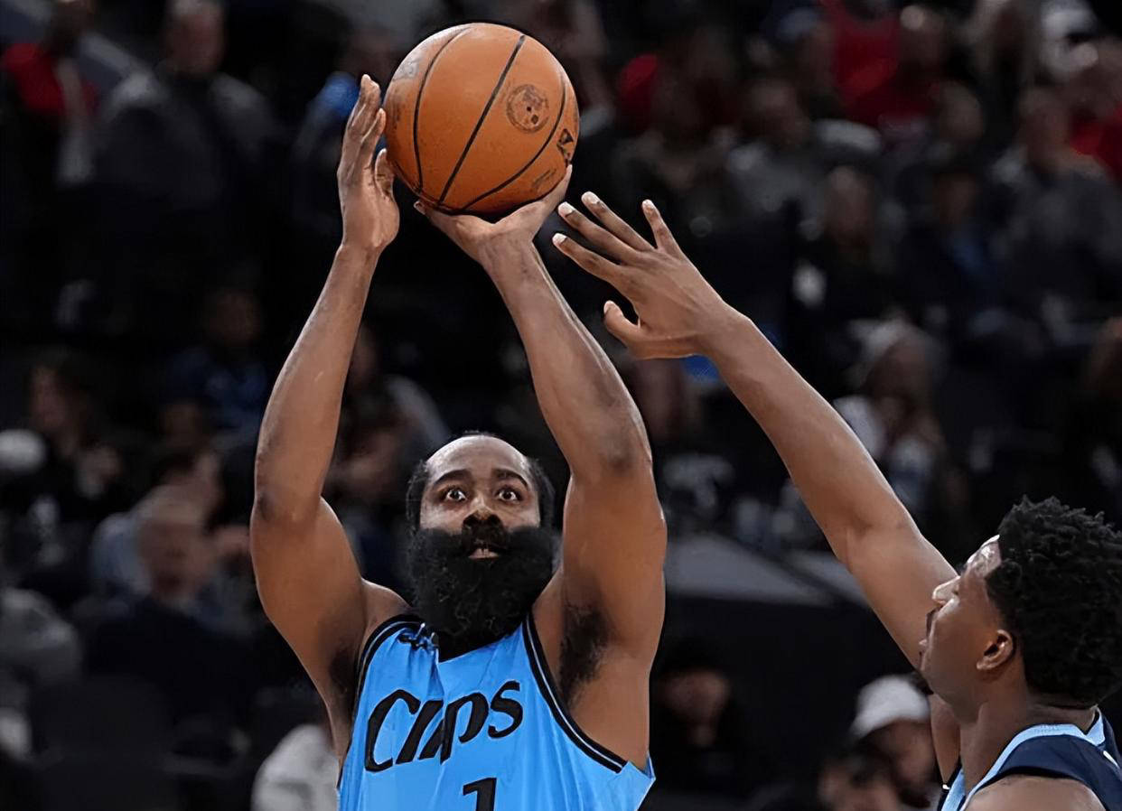 火箭客场击败魔术,哈登砍下30+10 火箭客场击败魔术,哈登砍下30+10