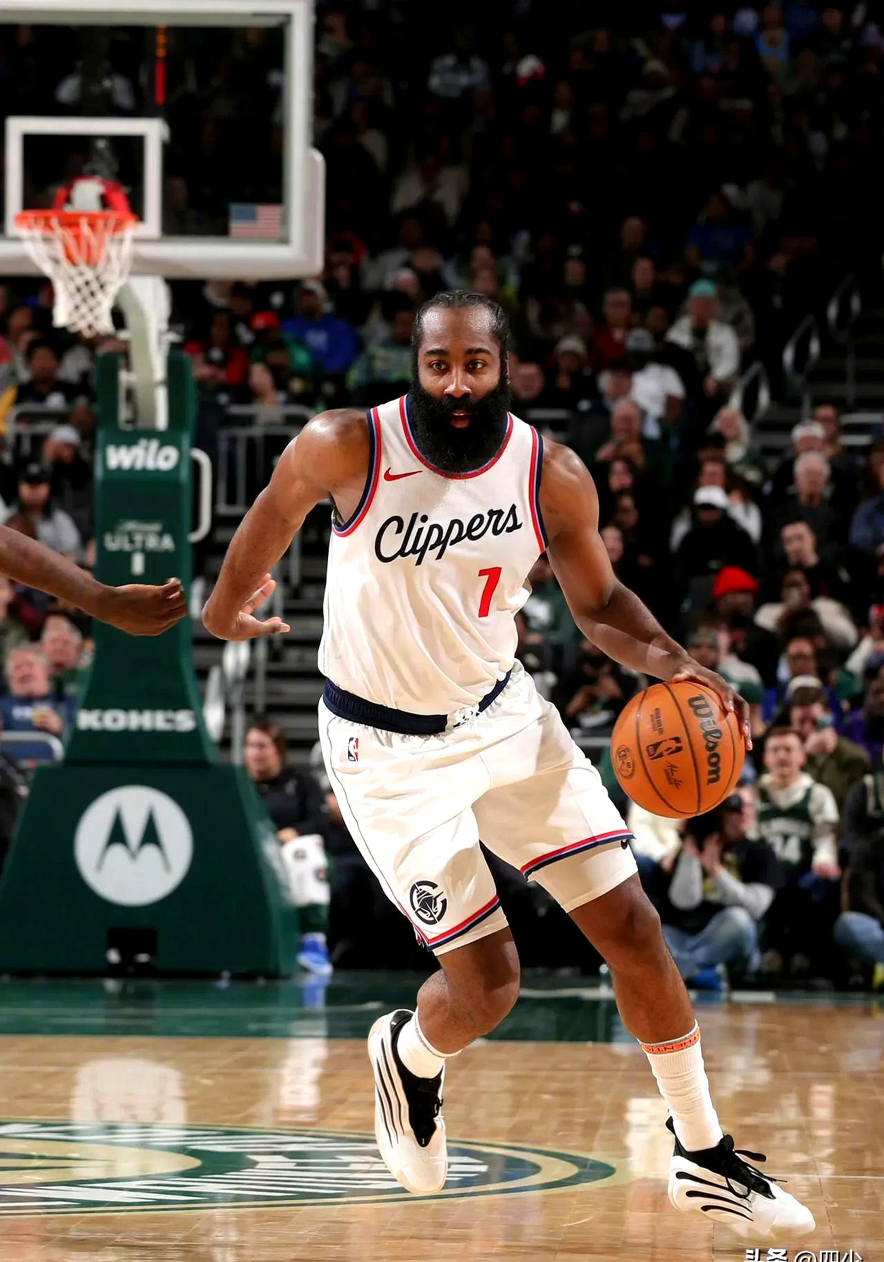 快船逆转独行侠，取得四连胜