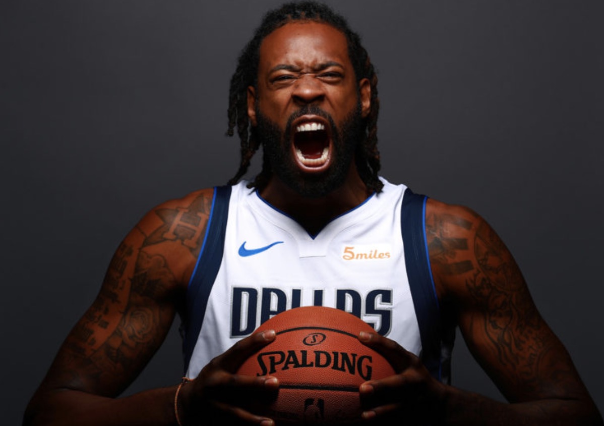 独行侠击败篮网,小乔丹抢板统治内线 独行侠击败篮网,小乔丹抢板统治内线