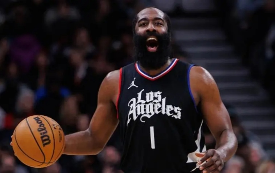 关于猛龙客场险胜凯尔特人，伦纳德绝杀的信息