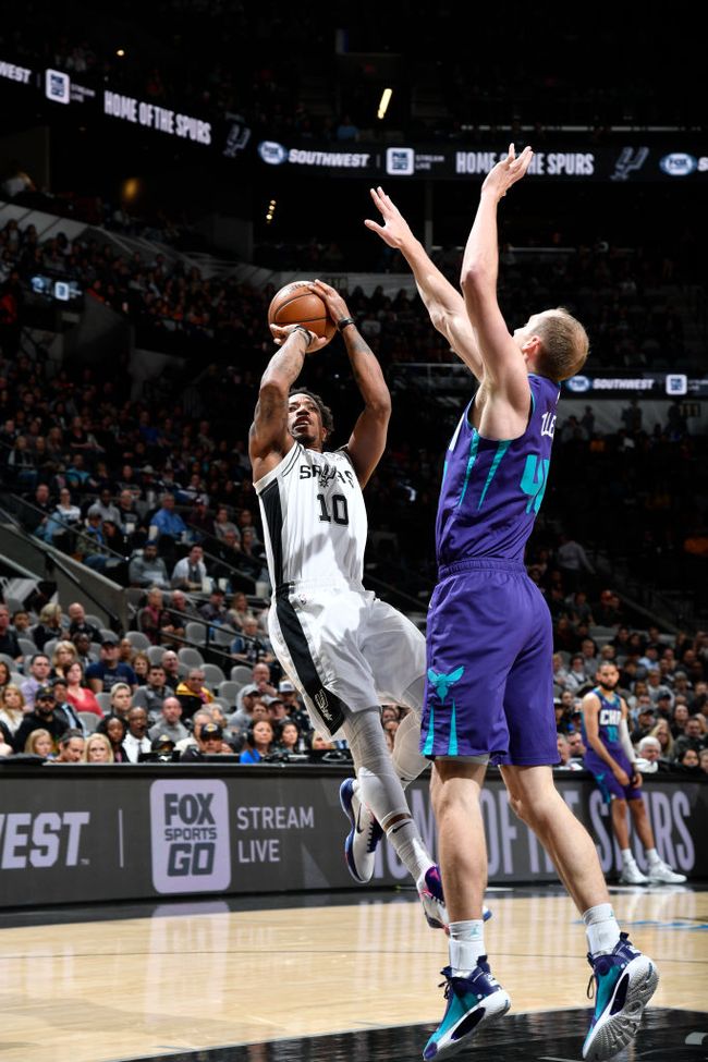 黄蜂逆转马刺，取得重要胜利的简单介绍